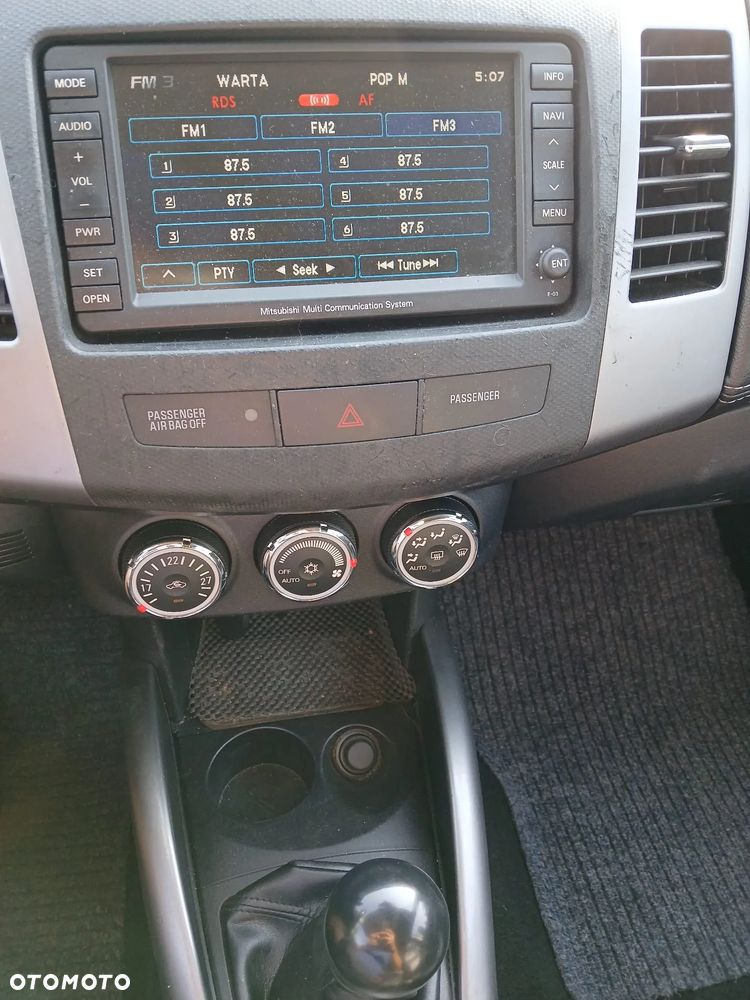 Mitsubishi Outlander - 19