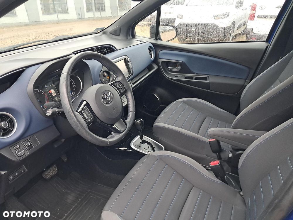 Toyota Yaris - 10