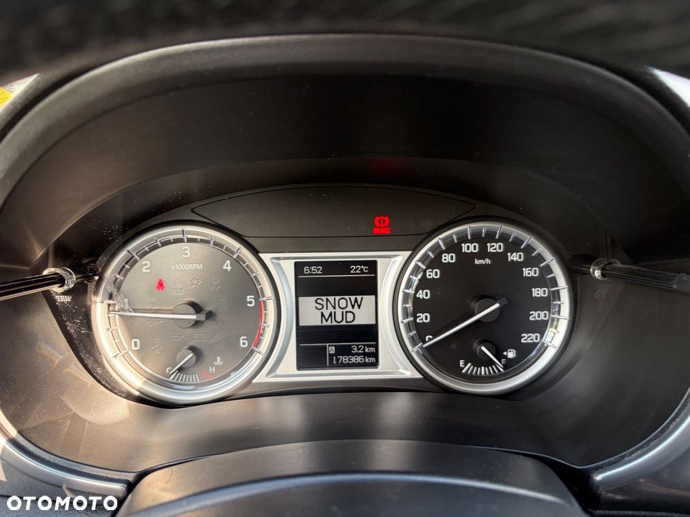 Suzuki Vitara 1.6 DDiS (4x4) Allgrip Comfort+ - 27