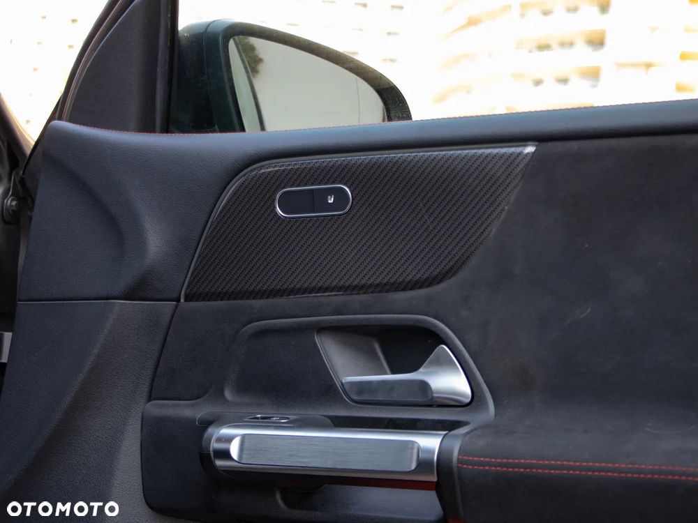Mercedes-Benz GLB 220 d 4-Matic AMG Line 8G-DCT - 27