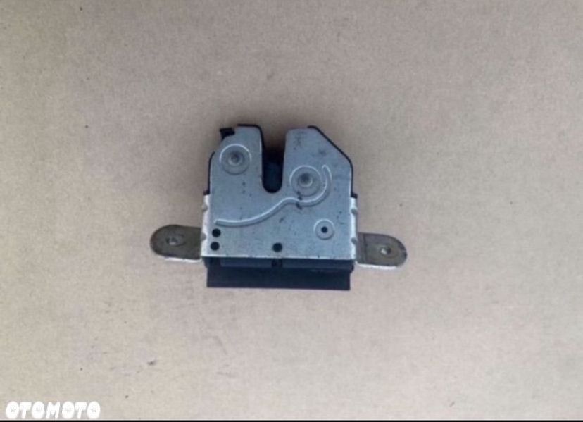 55701970 zamek tylnej klepy tył fiat 500 - 1