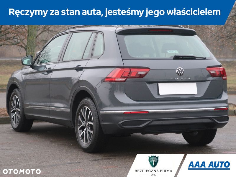Volkswagen Tiguan - 5