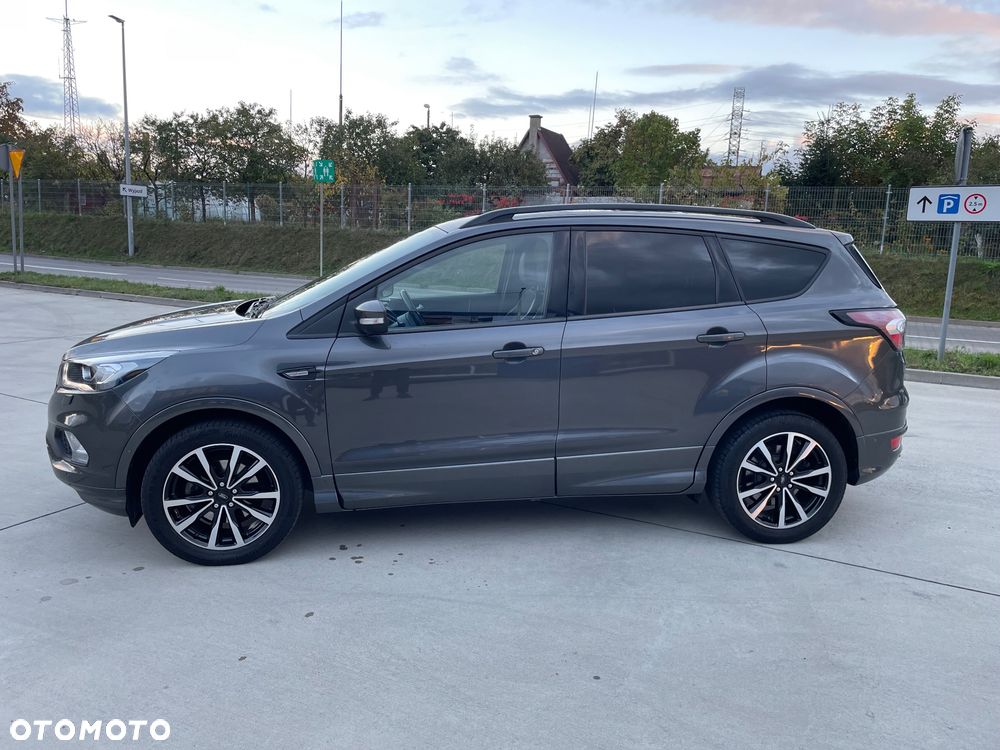 Ford Kuga 1.5 EcoBoost 2x4 ST-Line - 4