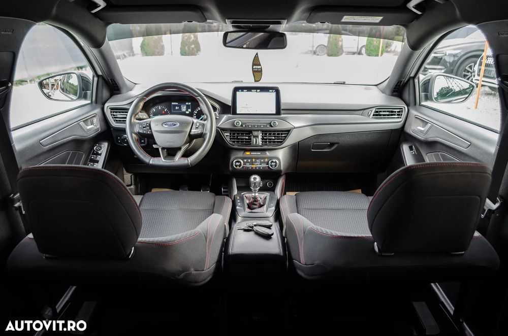 Ford Focus 1.5 EcoBlue Start-Stopp-System ST-LINE DESIGN - 9