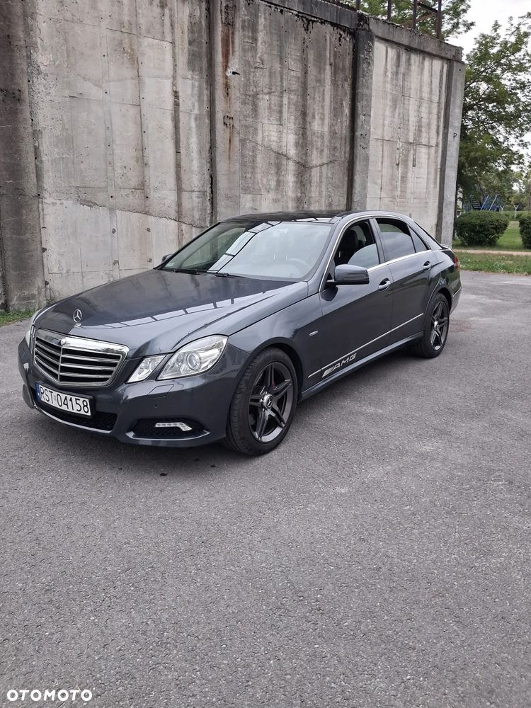 Mercedes-Benz Klasa E 300 CDI BlueEff Avantgarde - 2