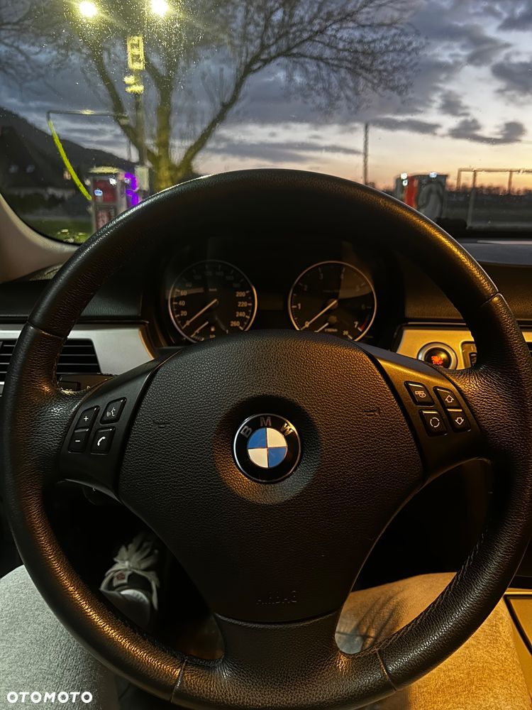 BMW Seria 3 318i - 18