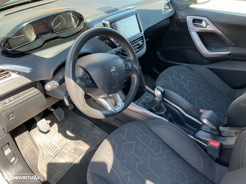 Peugeot 2008 1.2 PureTech Style - 23