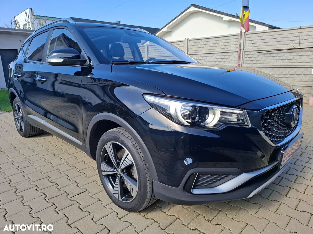 MG ZS EV Standard Luxury - 11