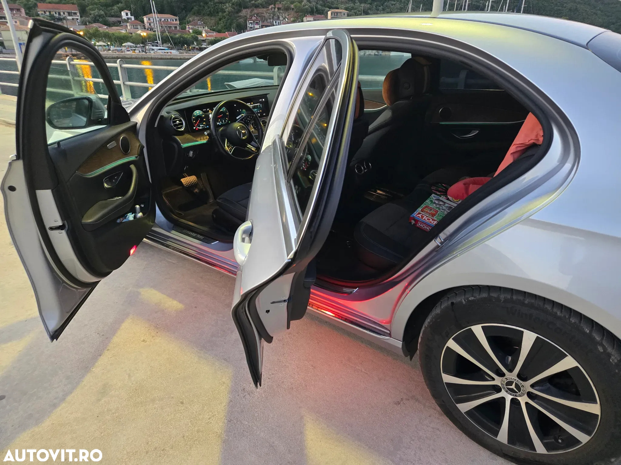 Mercedes-Benz E 220 d 4Matic T 9G-TRONIC - 23