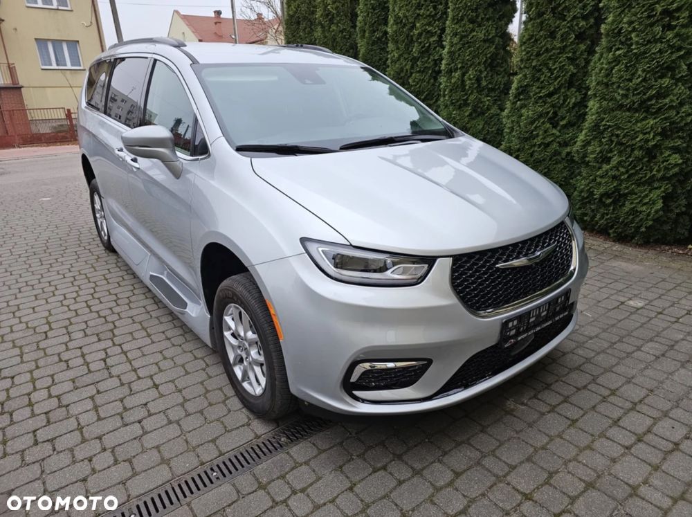 Chrysler Pacifica - 3