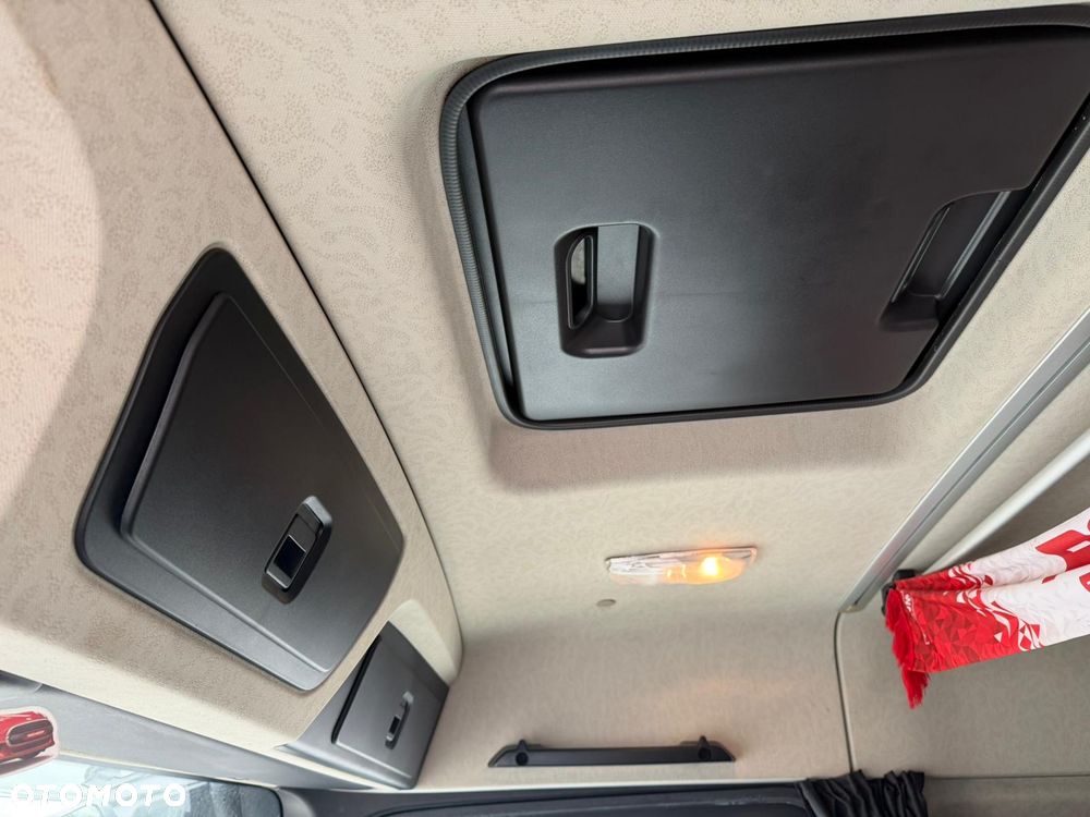 Mercedes-Benz Actros - 16