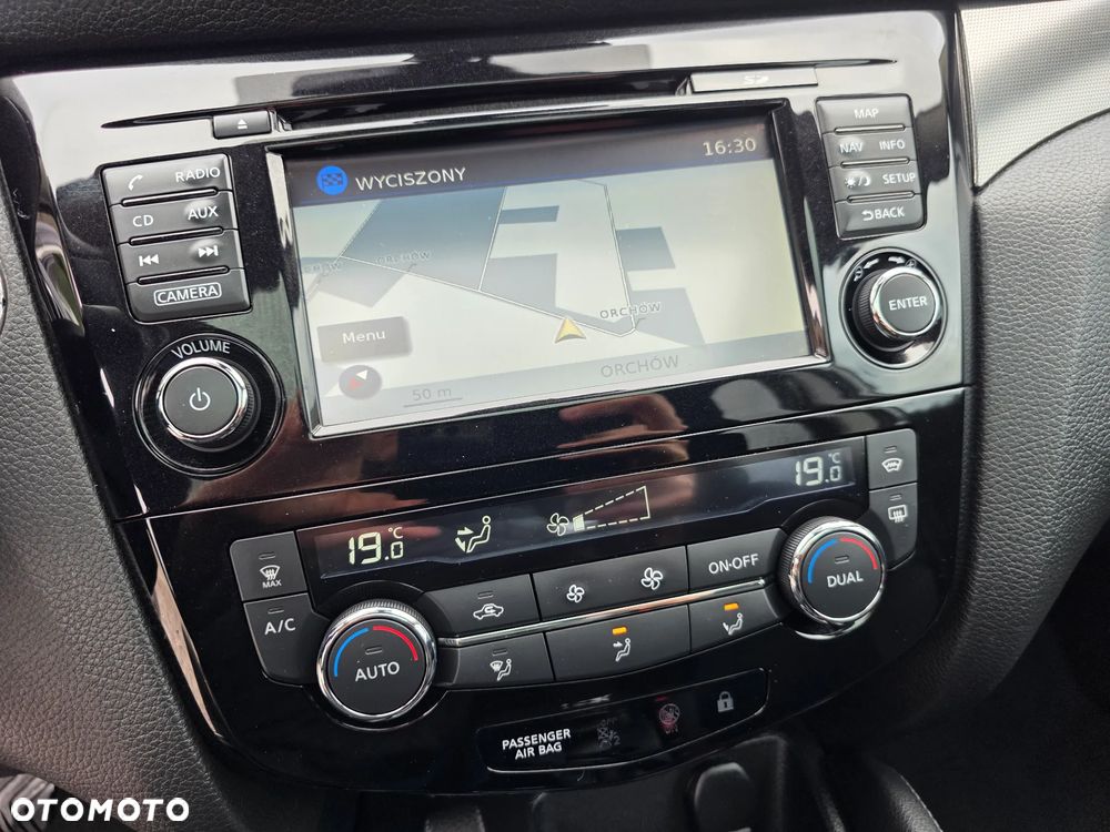 Nissan Qashqai 1.6 DIG-T N-Connecta - 21