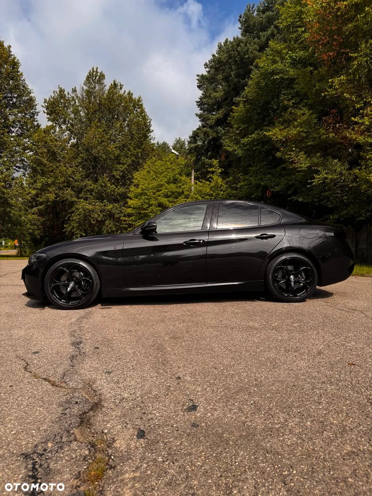 Alfa Romeo Giulia - 8