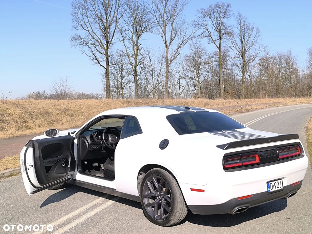 Dodge Challenger - 13