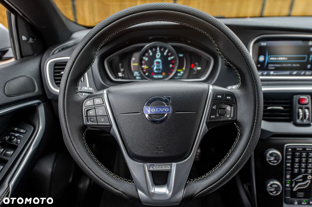 Volvo V40 T3 R-Design Summum - 26