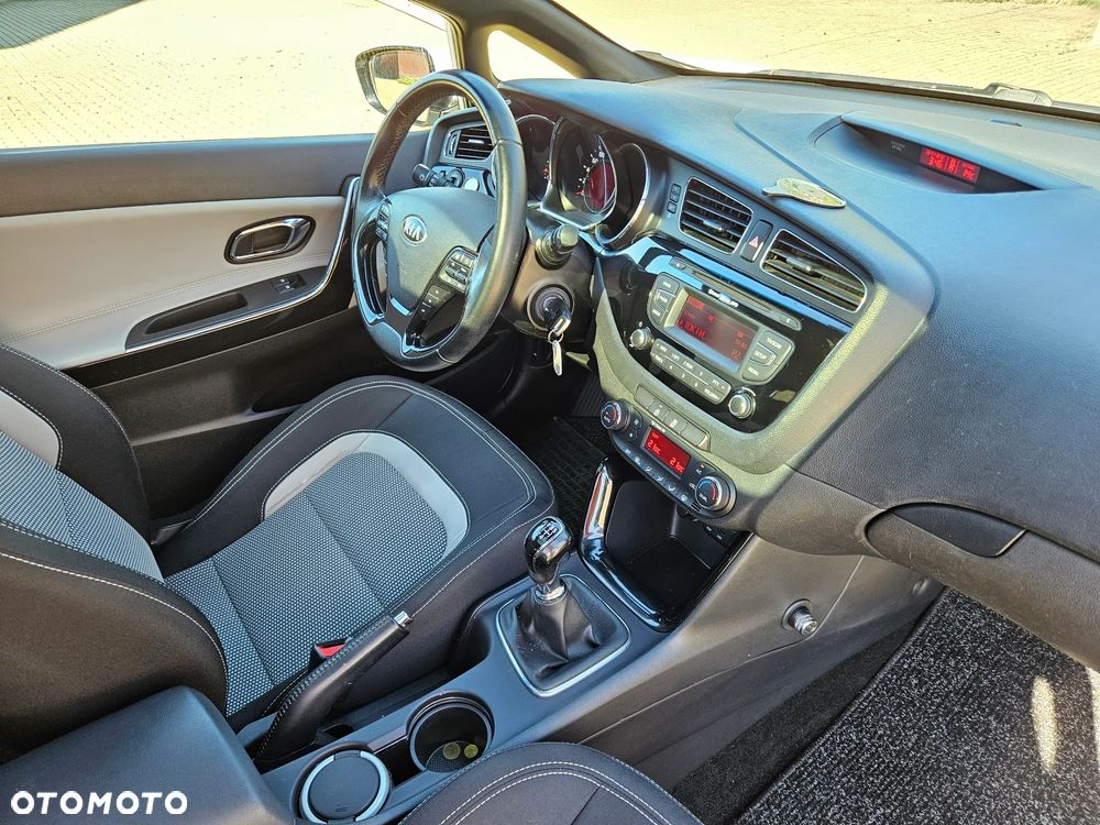 Kia Ceed 1.6 GDI Business Line - 33