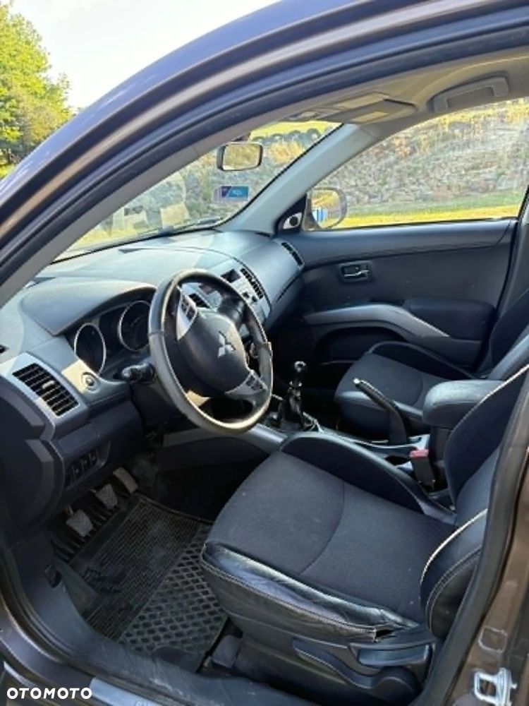 Mitsubishi Outlander 2.0 DID Intense - 13