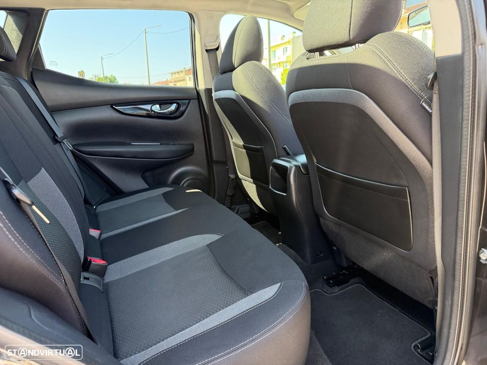 Nissan Qashqai 1.5 dCi N-Connecta J18 - 15