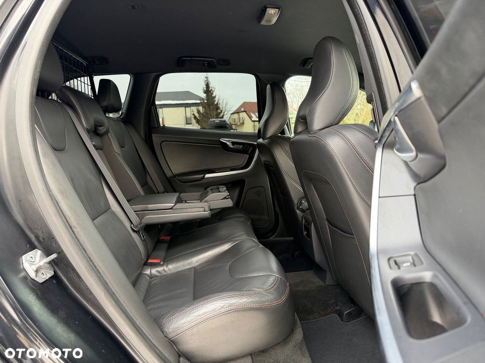 Volvo XC 60 D5 AWD Summum - 14