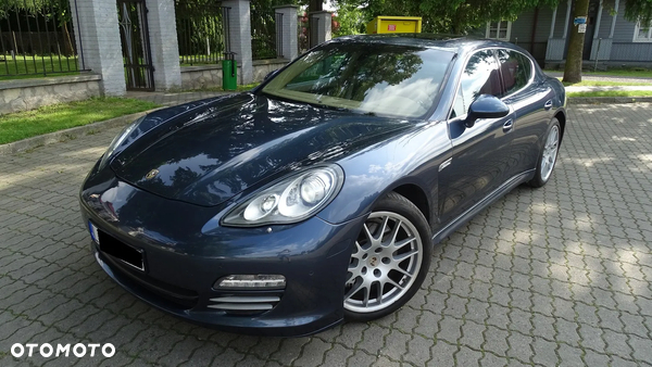 Porsche Panamera 4S