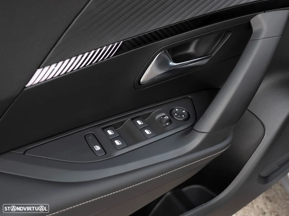 Peugeot 2008 1.2 Hybrid Allure e-DCS6 - 19