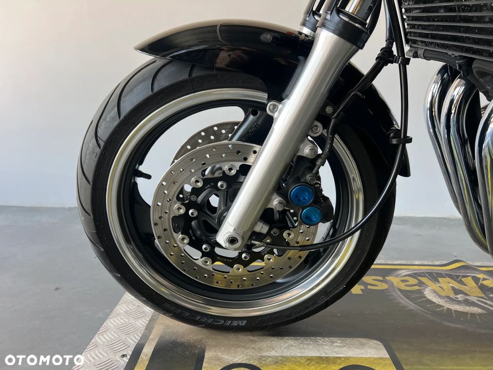 Yamaha XJR - 7