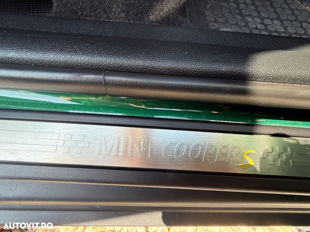 Mini Countryman Cooper S E ALL4 AT - 16