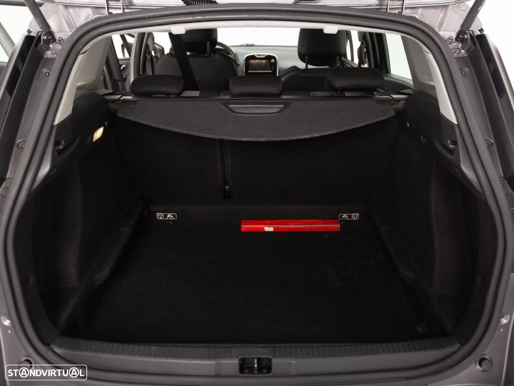 Renault Clio Sport Tourer - 11