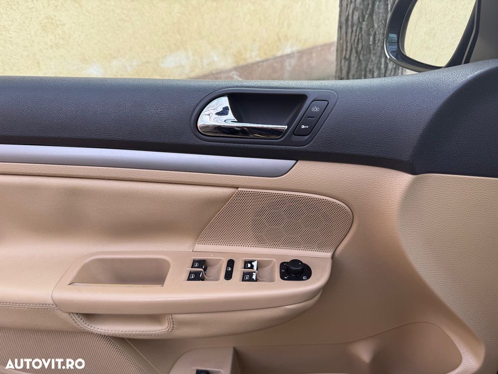 Volkswagen Golf 1.9 TDI DSG Individual - 11