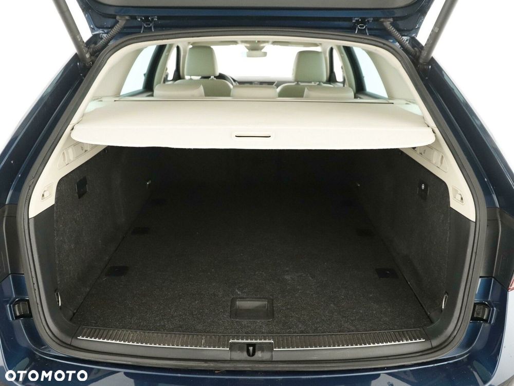 Skoda Superb 2.0 TDI SCR Style DSG - 10