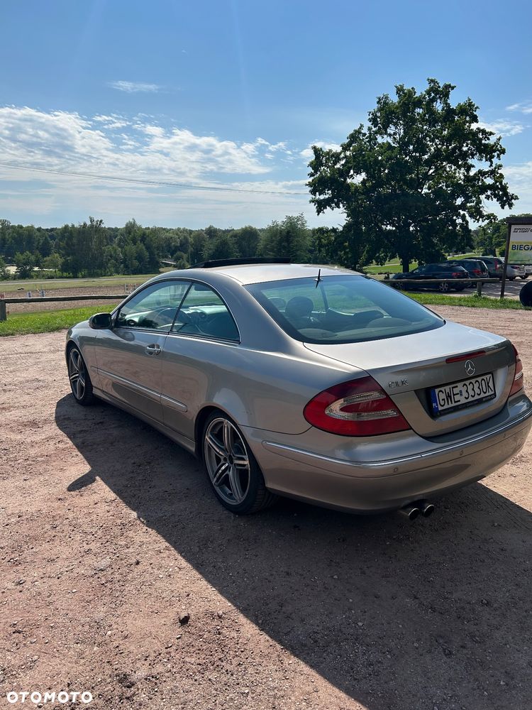 Mercedes-Benz CLK - 4