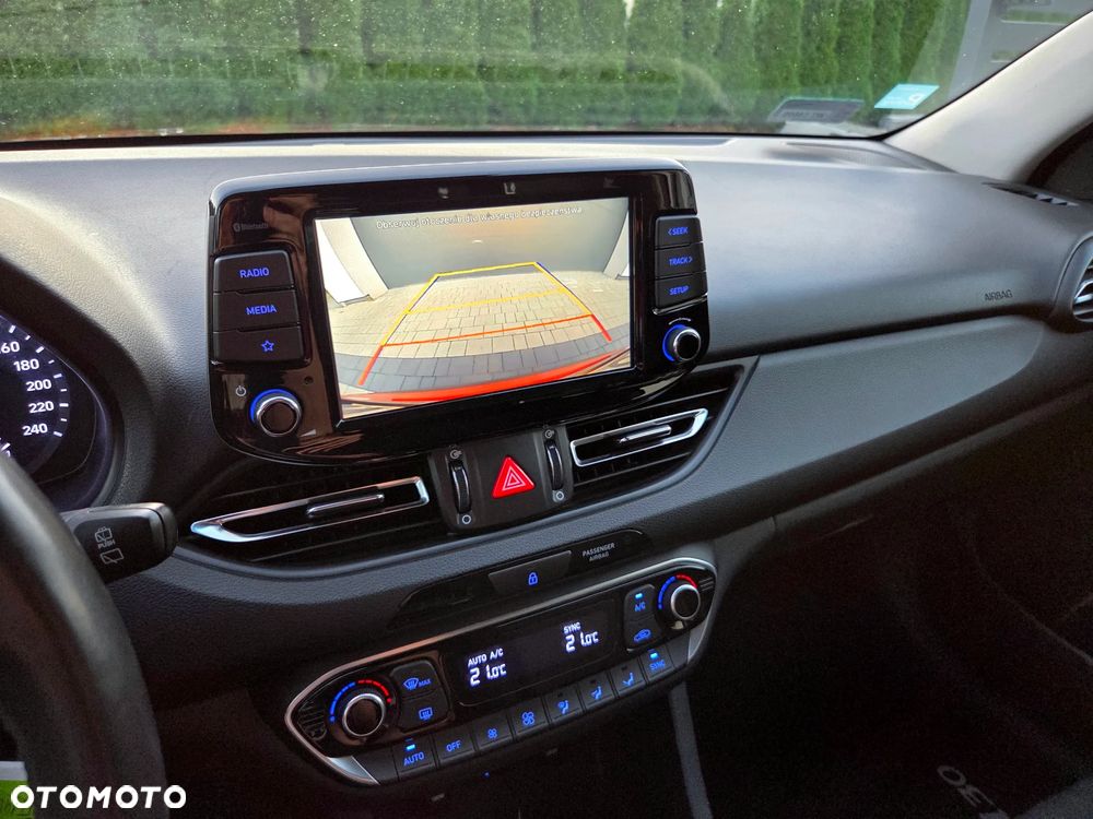 Hyundai i30 1.6 D Comfort DCT - 24