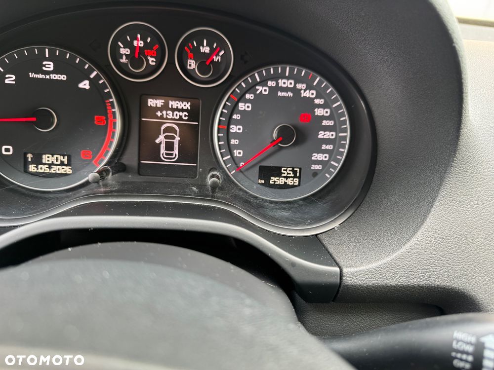 Audi A3 Sportback 1.6 TDI DPF Ambiente - 16