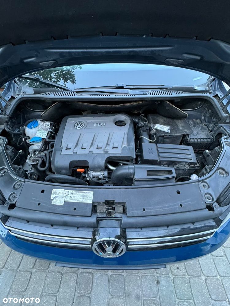 Volkswagen Touran - 12