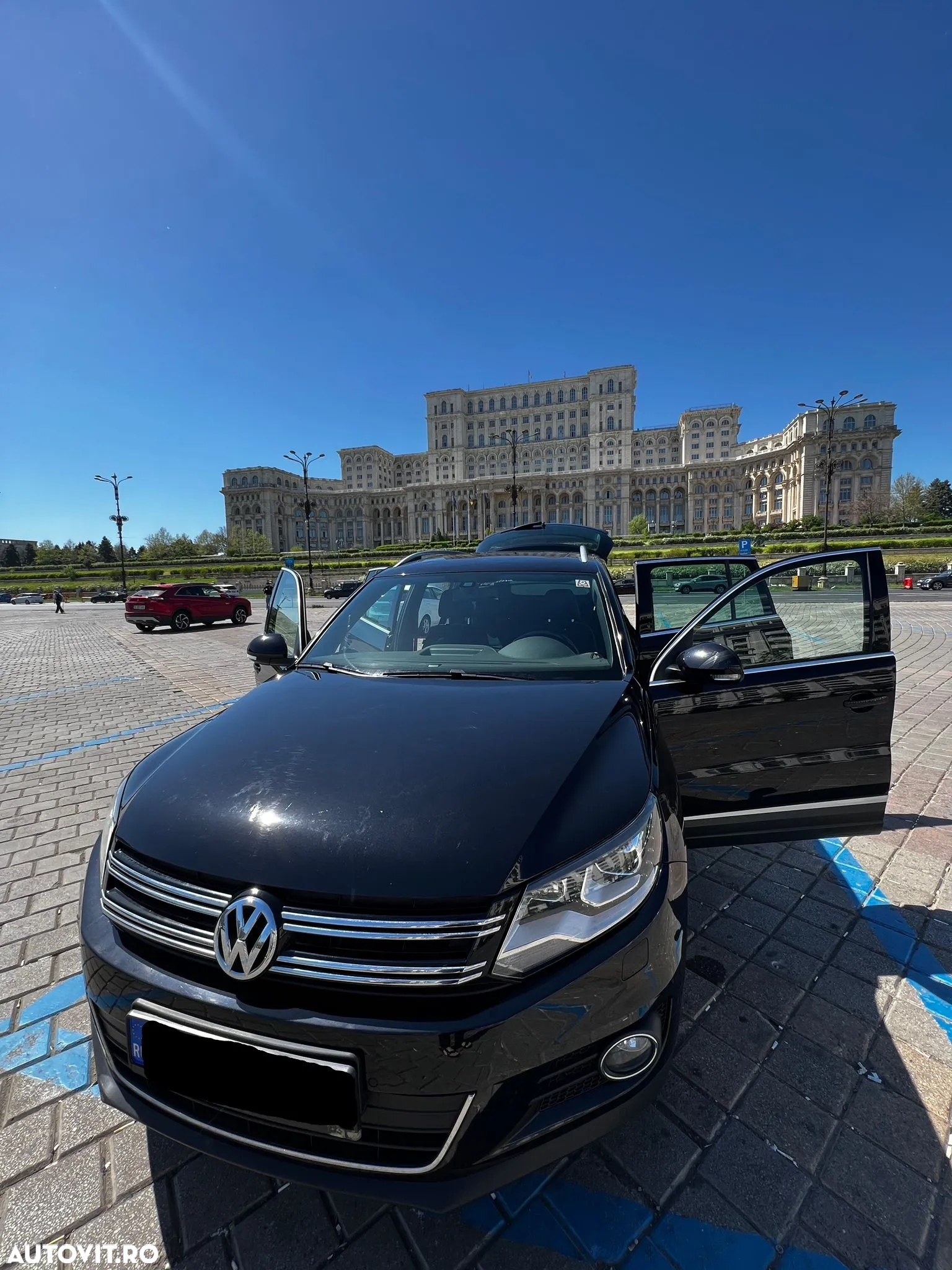 Volkswagen Tiguan 2.0 TDI DPF BlueMotion Technology Sport & Style - 25