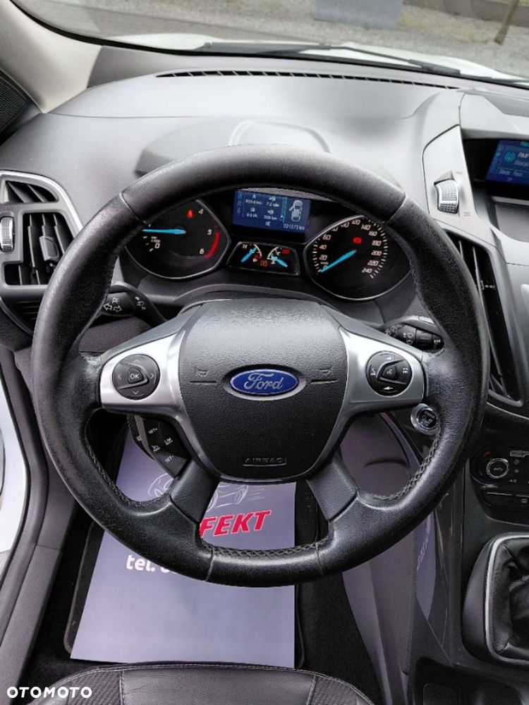Ford Kuga - 12
