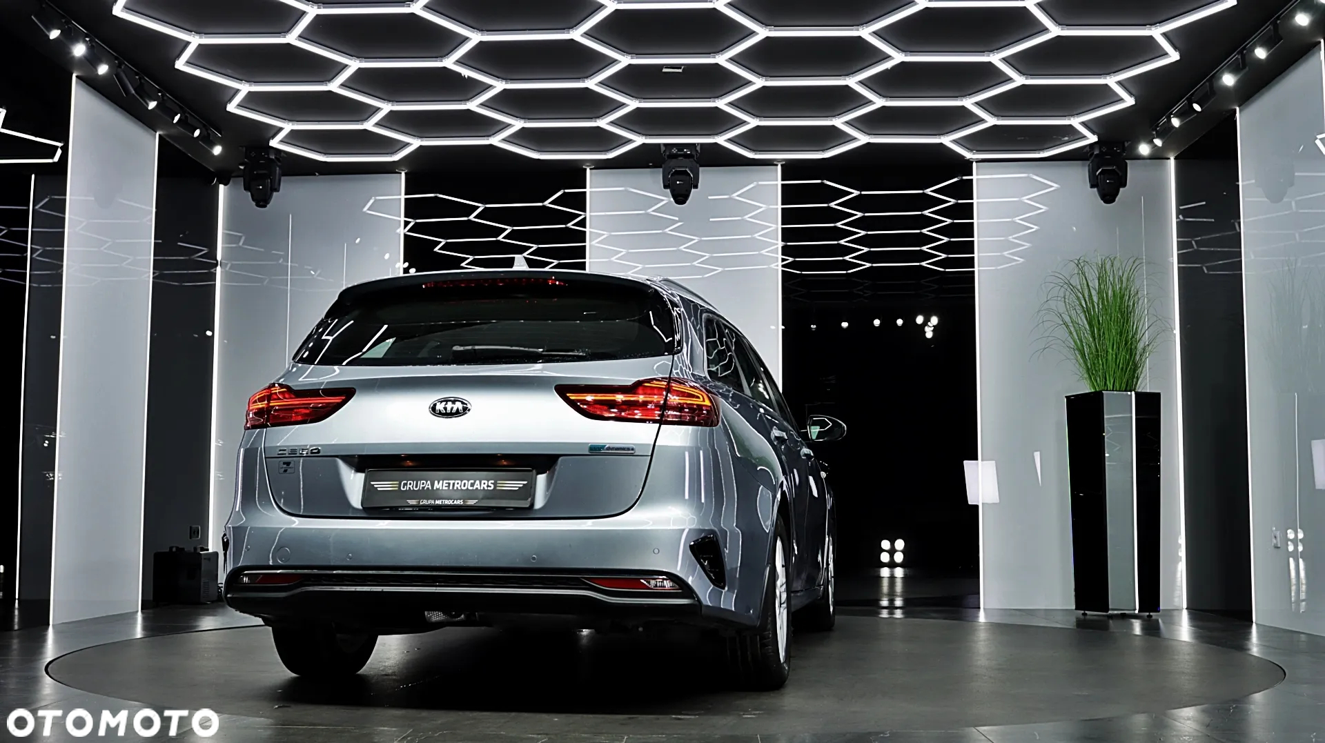 Kia Ceed 1.6 CRDi SCR M - 8