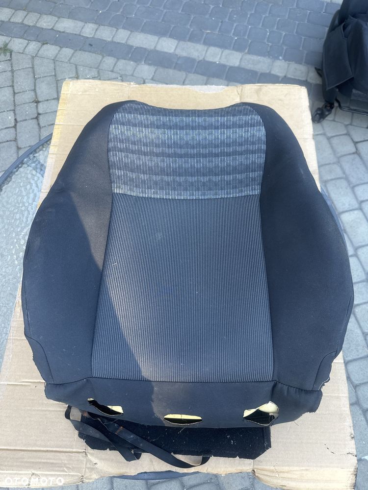 Toyota Yaris 3 III poszycie fotela kierowcy lewy przod 2017r oparcie - 1
