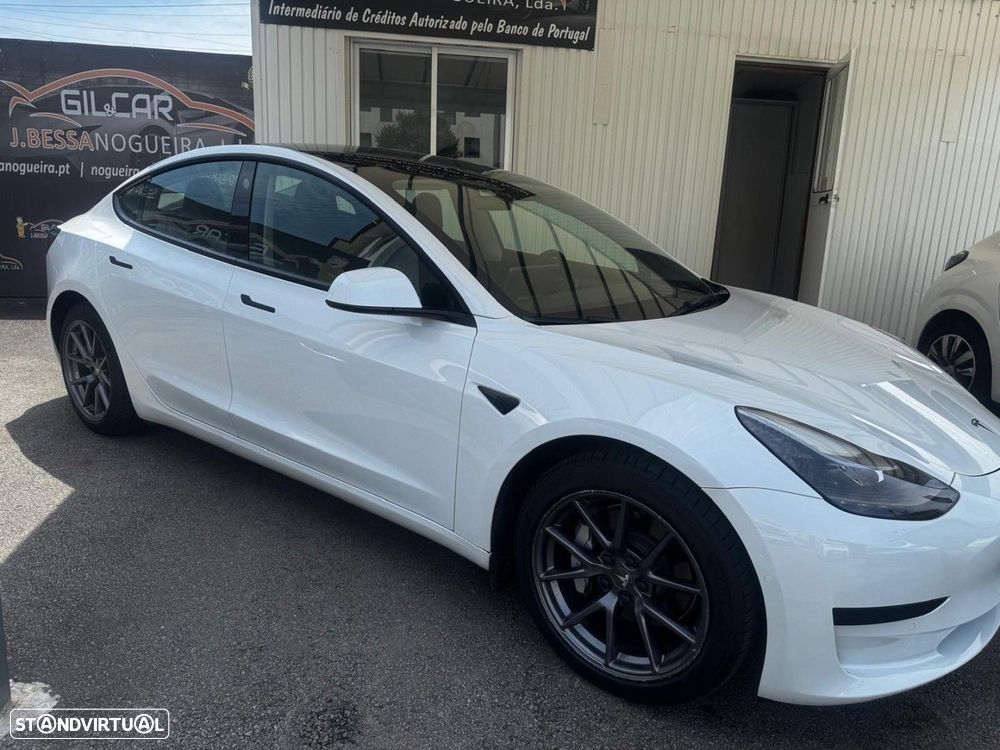 Tesla Model 3 Standard Range Plus RWD - 3