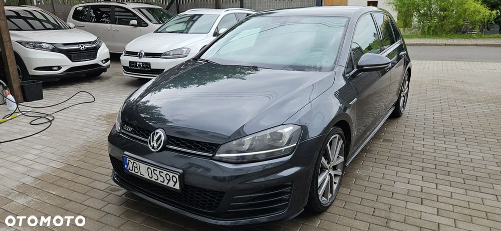 Volkswagen Golf - 5
