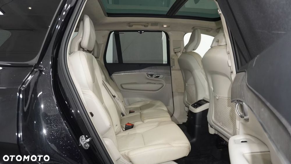 Volvo XC 90 T8 AWD Plug-In Hybrid Ultimate Dark 7os - 12