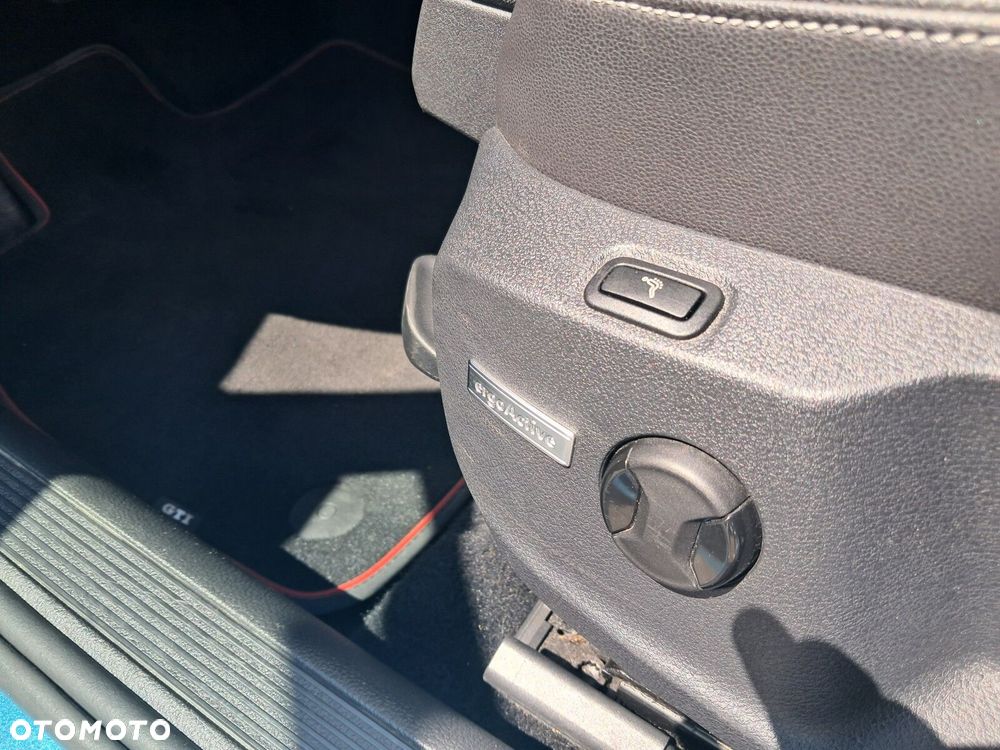 Volkswagen Golf - 14