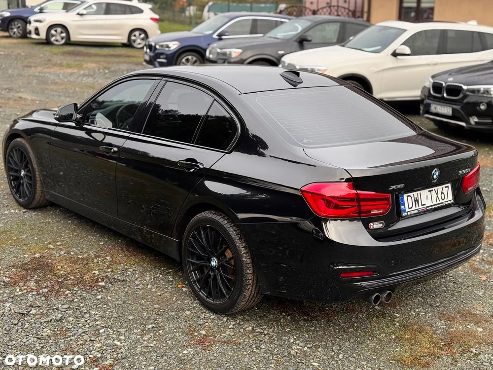 BMW Seria 3 330i - 8