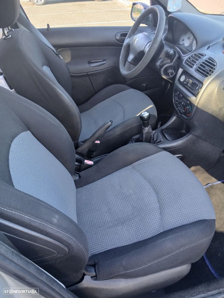 Peugeot 206 - 8