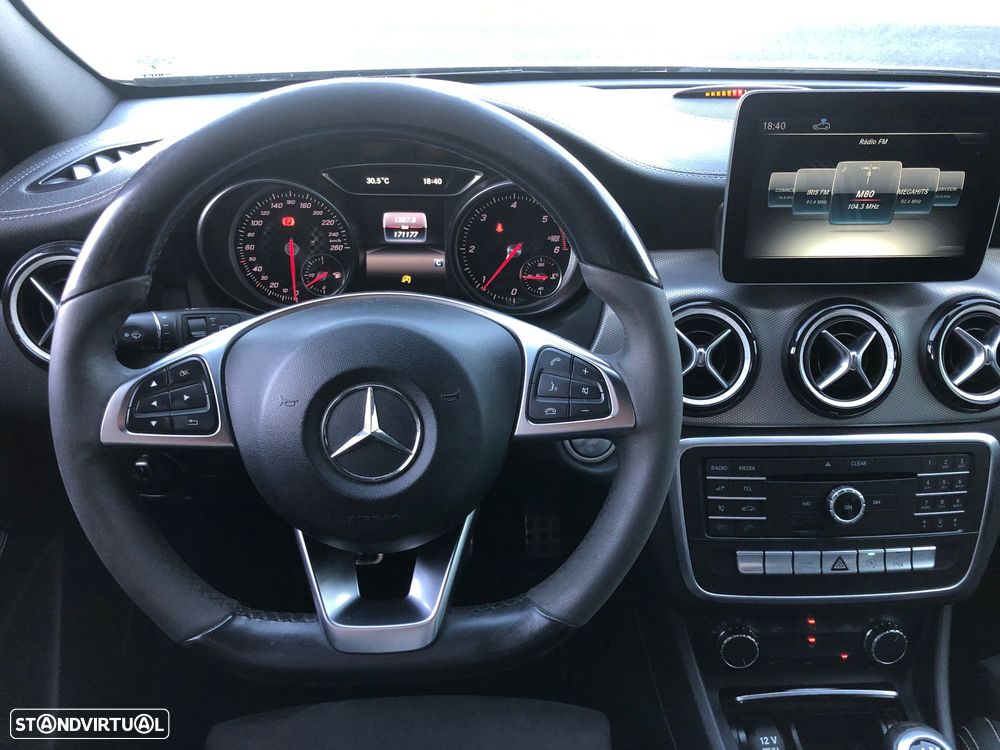 Mercedes-Benz A 180 d AMG Line - 24