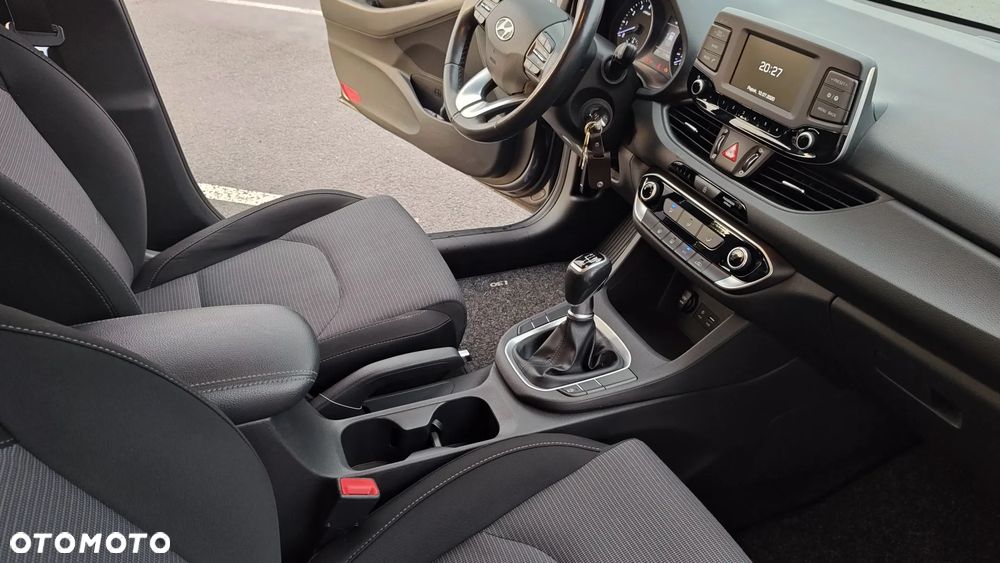 Hyundai i30 1.4 Classic + - 28