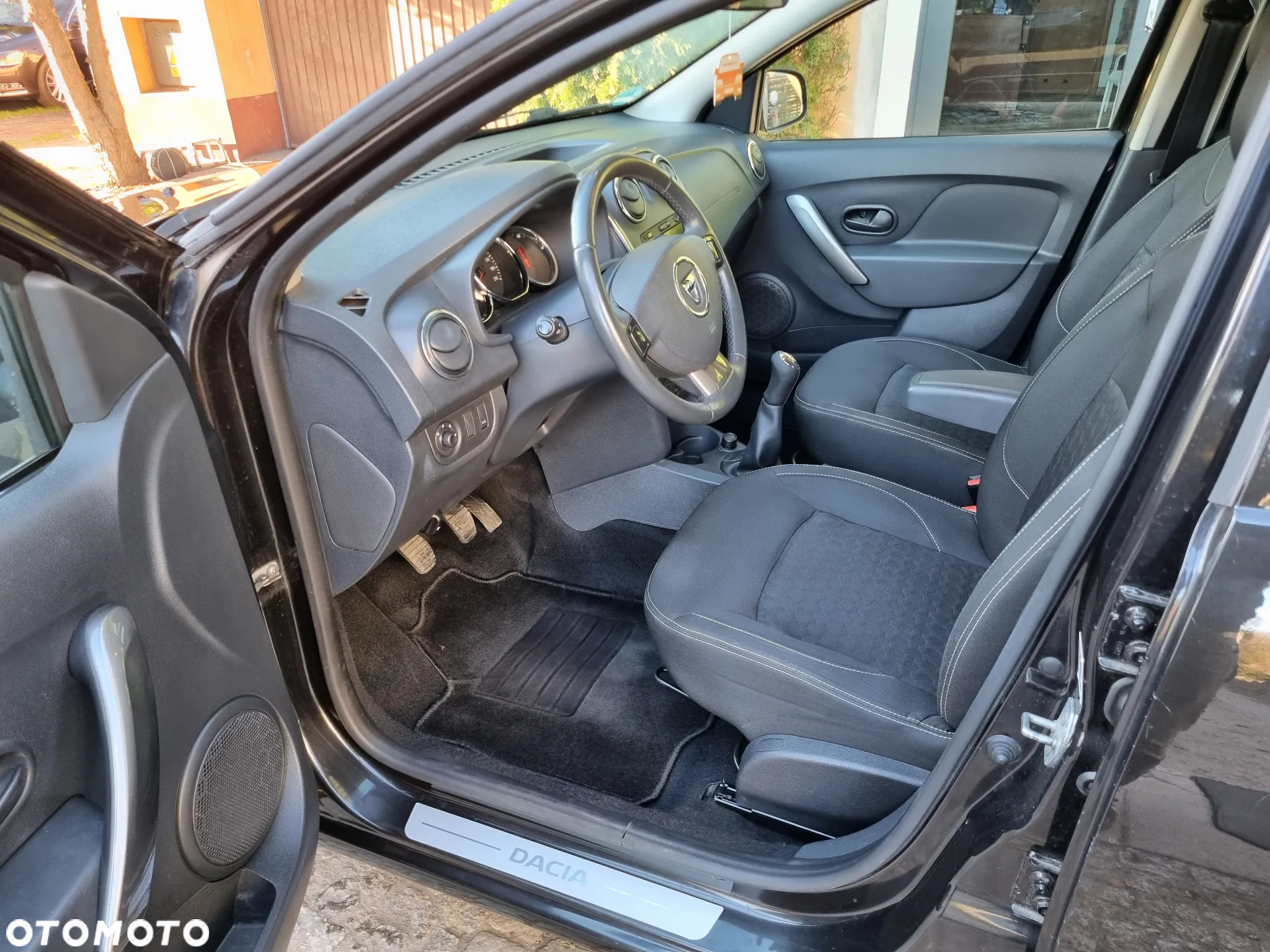 Dacia Sandero 0.9 TCe Laureate - 9