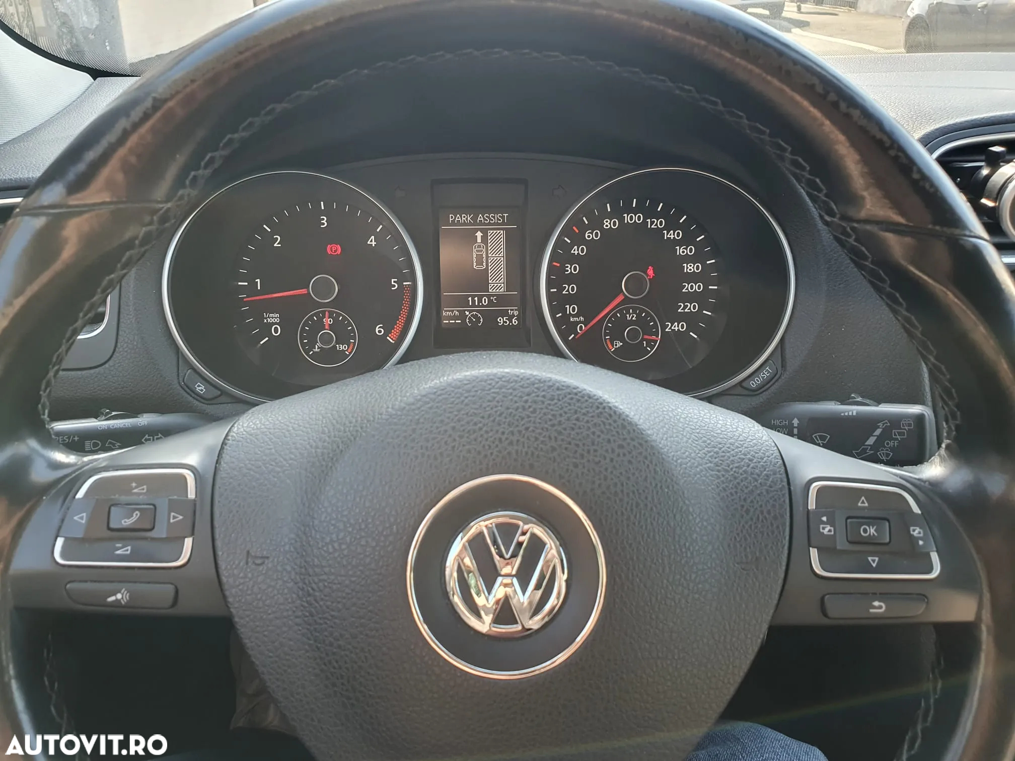 Volkswagen Golf Variant 1.6 TDI DPF BlueMotion Technology DSG Style - 5
