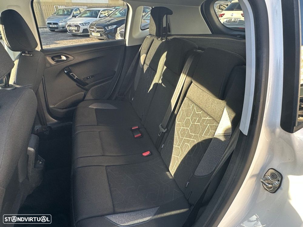 Peugeot 2008 1.2 PureTech Signature - 10