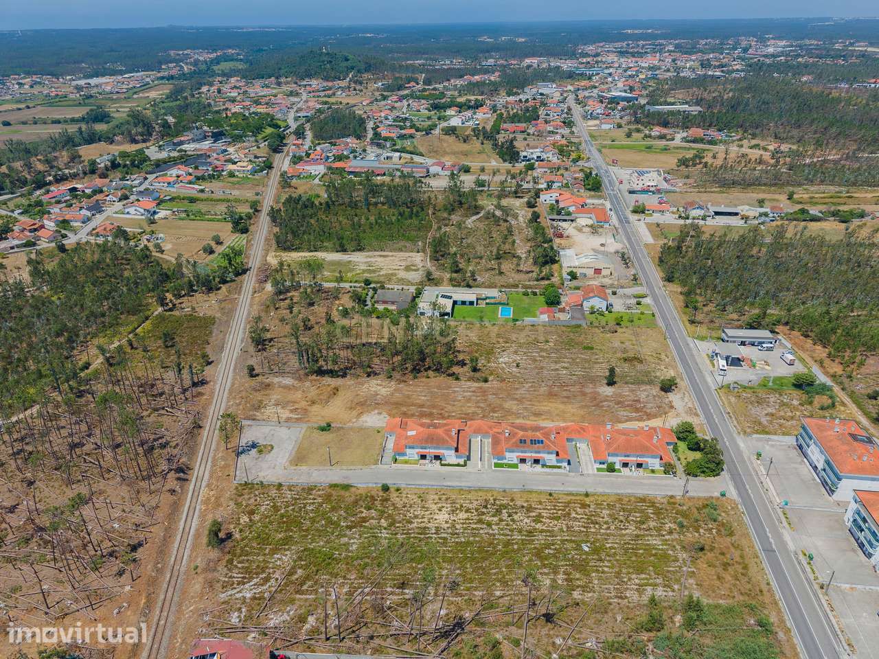 OPORTUNIDADE DE INVESTIMENTO EM MONTE REDONDO! - Grande imagem: 2/16